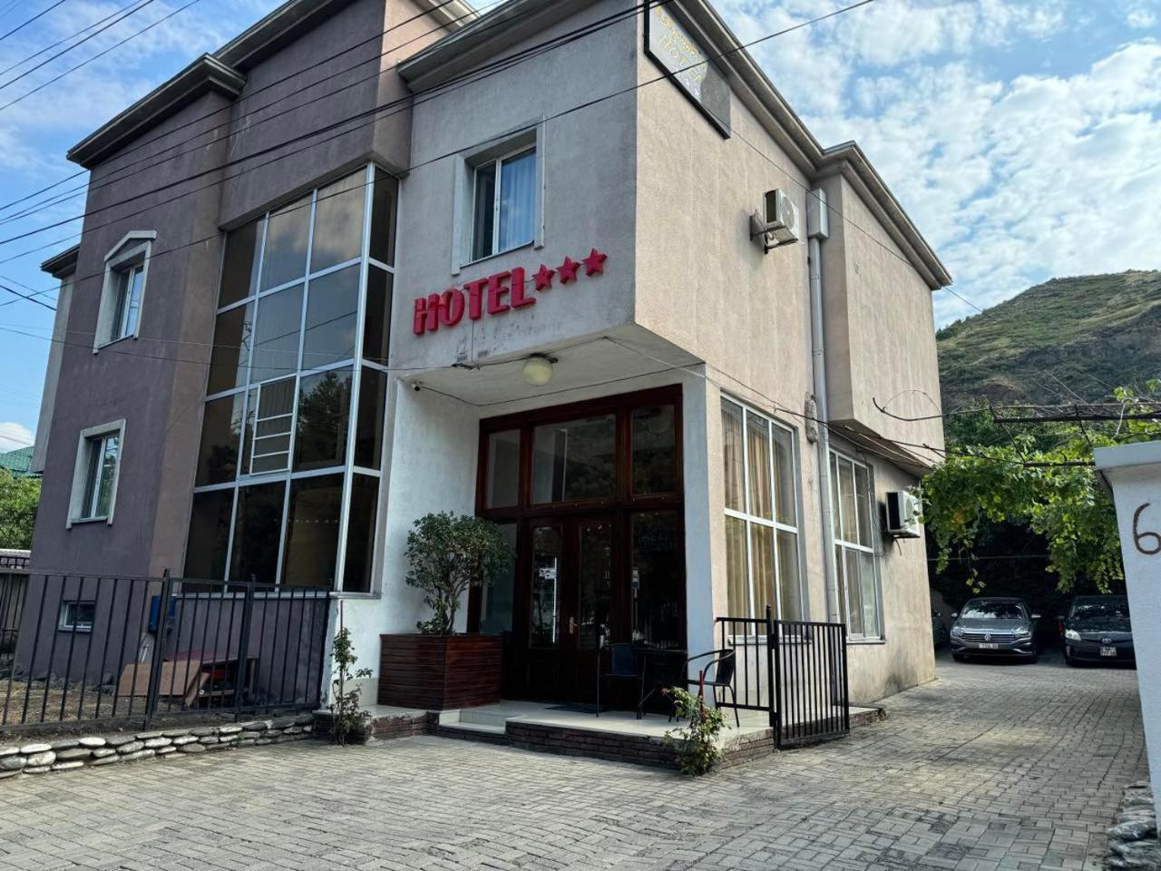 Hotel Skib Tiflis Exterior foto
