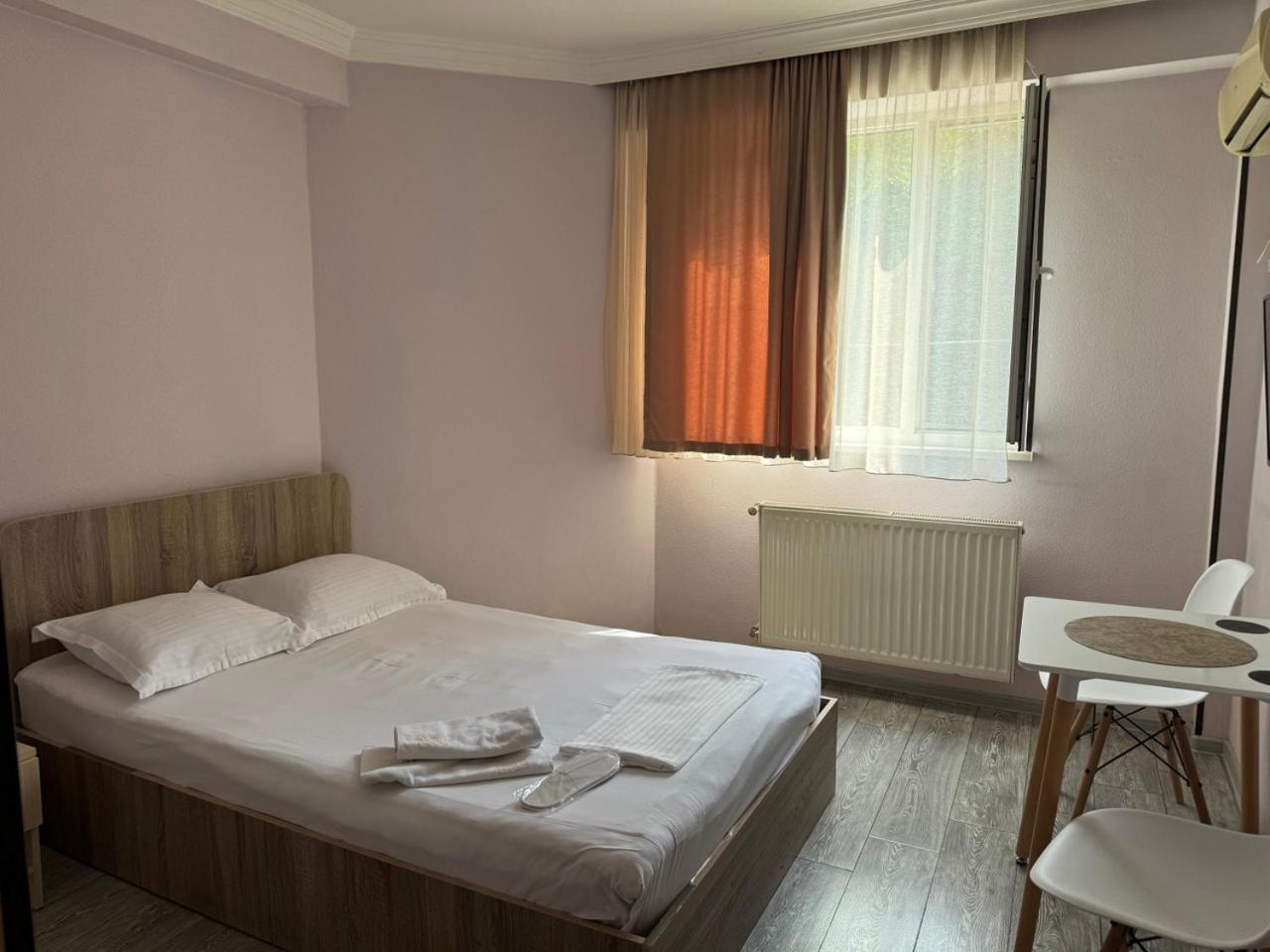 Hotel Skib Tiflis Exterior foto